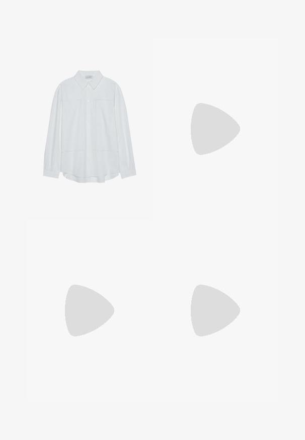 Chemise blanche à manches longues avec boutons, en tissu lisse, dotée d'un col classique, de deux poches avant et de poignets froncés.; Jean bleu à jambes larges en denim, avec une taille haute, cinq poches, un léger délavage, une fermeture à boutons et des coutures contrastées.; Chaussure à talon slingback noire avec une finition laquée brillante et un capuchon en suède. Design à talon bloc et une sangle à la cheville avec une boucle ajustable.; Sac à main en cuir noir au design structuré, avec un logo circulaire en or, une poignée supérieure et une bandoulière amovible.