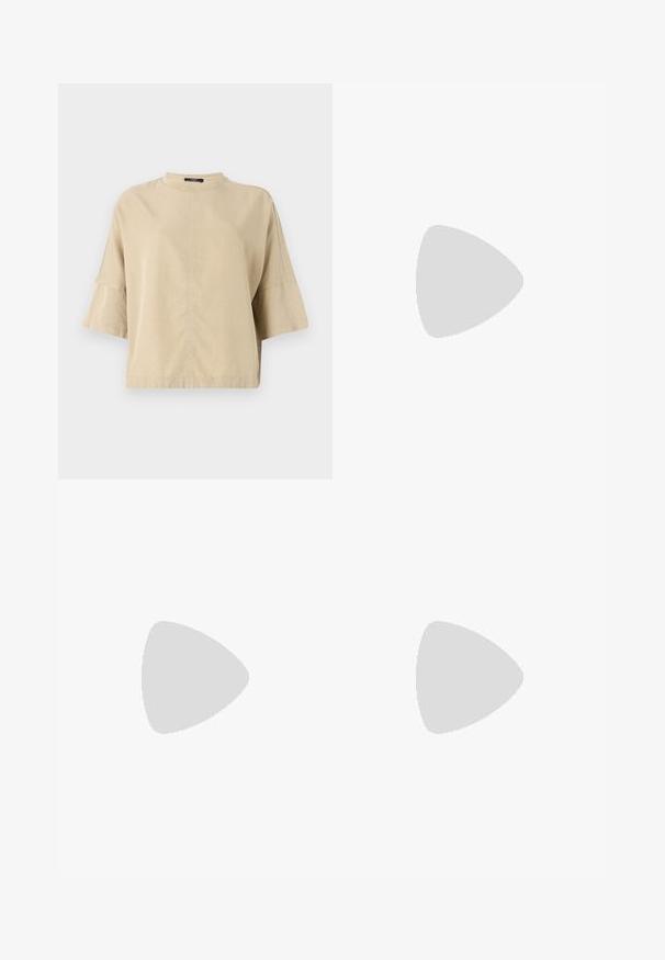 Beige, rövid ujjú felső magas nyakkal, laza szabással és finom varrási részletekkel elöl. Simán, könnyű anyagból készült.; ONLY Tall ONLJEANETT LIFE LONG SKIRT  - Maxi szoknya - birch melange; Beige lapos szandál, amelyet több vékony pánt díszít, és állítható csattal rendelkezik. A talpa lapos, az élein enyhe sötét kontraszttal.; Fekete bőrtáska ívelt formával, levehető pánttal és arany színű fémrészekkel. A táskán egy csattal díszített fedél található.