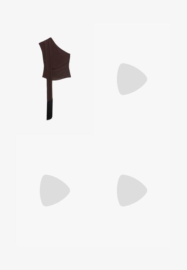 Asymmetrical brown top in smooth fabric, with a single shoulder, a draped long sleeve, and a fringed hem detail.; White wide-leg trousers made of lightweight fabric with a smooth texture, featuring subtle pleats and a tailored waistband.; Brown flat sandals with two wide straps and metal buckles; cork sole; textured footbed; worn with light-colored, floral-printed pants.; Black plastic sunglasses with green lenses, square frames, silver accent on the brow, and textured temple arms. Stated brand on inner arm.