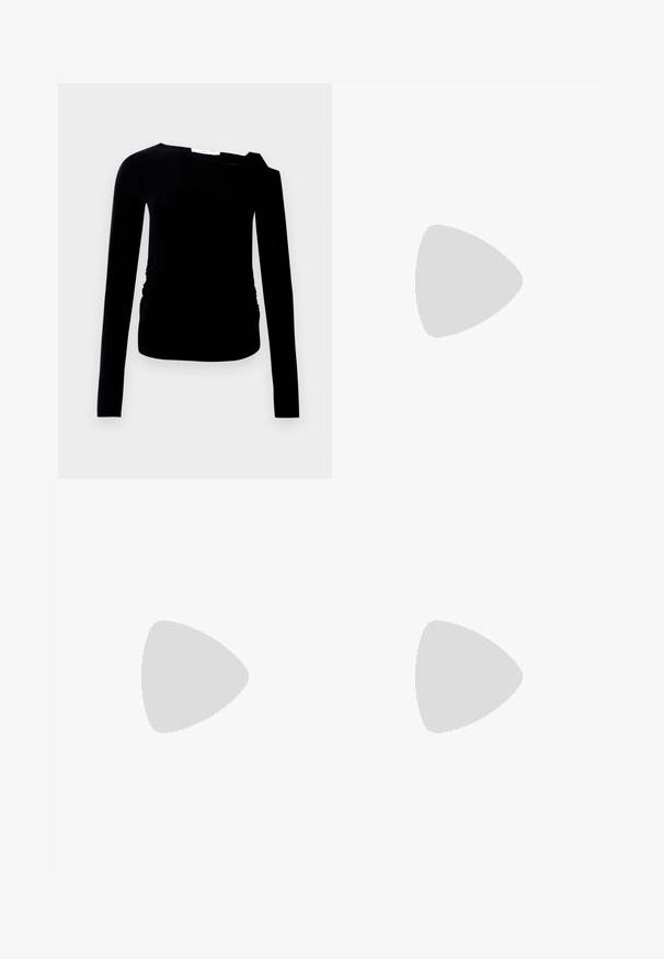 Musta pitkähiha blouse yhdellä olkapäällä, jossa on rypytetty sivuosa. Valmistettu pehmeästä, joustavasta kankaasta, jonka pinta on sileä.; Pitkä, kermavalkoinen hame, jossa on joustava vyötärö ja joka on valmistettu sileästä kankaasta. Siinä on pehmeät laskokset ja virtaava muotoilu. Ei näkyviä kuvioita.; Paul Smith TOPANGA - Ballerinat - black; Musta nahkainen käsilaukku, jossa on kaareva muotoilu, hopeiset niitit, solki ja kaksi sivutaskua. Säädettävä olkahihna erilaisiin kantovaihtoehtoihin.