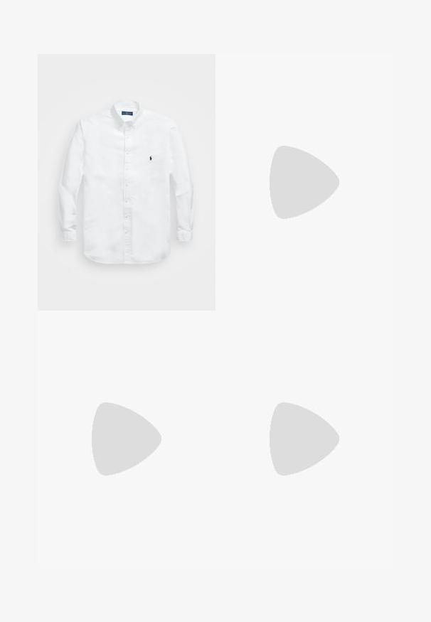 Polo shirt blanc avec un col bleu marine, des accents verts et bleus, des manches courtes, et un petit logo brodé sur la poitrine gauche. Tissu en coton doux.; Chemise blanche à manches longues en coton avec un col pointu. Présente un petit logo navy sur la poitrine gauche et des poignets boutonnés.; Jeans en denim bleu clair avec une coupe décontractée, un design à cinq poches et des coutures contrastantes. Texture décolorée près des cuisses et de l'ourlet.; Baskets en cuir blanc avec des panneaux texturés, bout arrondi, perforations pour la respirabilité, et semelle en caoutchouc surélevée. Présente un emblème de cheval noir.