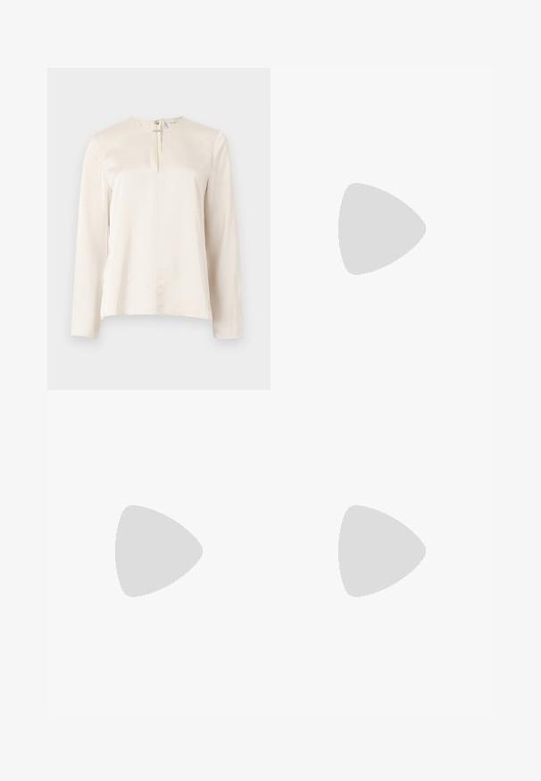 Calvin Klein DRAPEY BLOUSE - Blouse - chalk; Bruuns Bazaar CINDYSUS DAGNY PANTS - Broek - light grey; Calvin Klein Klassieke pumps - black; Calvin Klein HARDWARE STRAP MEDIUM CROSSBODY - Schoudertas - black