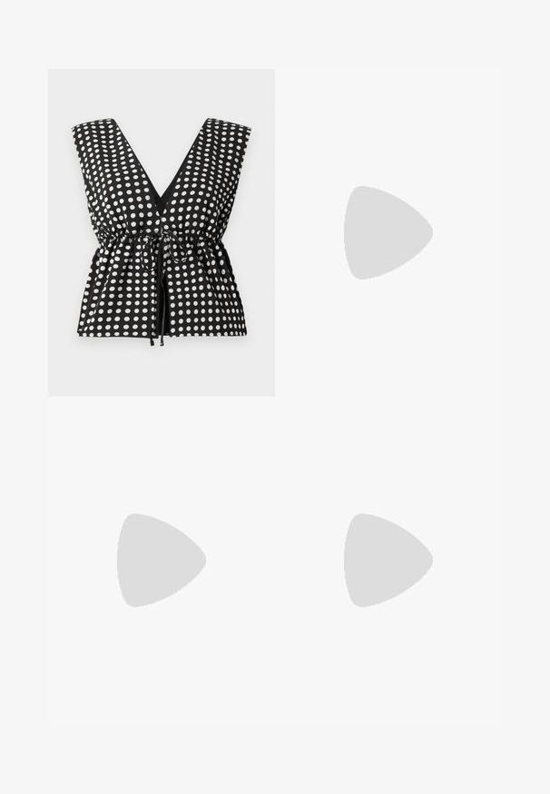 Abercrombie & Fitch BARE BACH PLUNGE TIE FRONT - Blouse - black; Abercrombie & Fitch FLIRTY MINI SKIRT - Mini skirt - black; Dolce Vita RYDER - Ballet pumps - black; Even&Odd by Zalando Handbag - off-white; Pieces PCBELLA SMALL HOOP - Earrings - silver-coloured