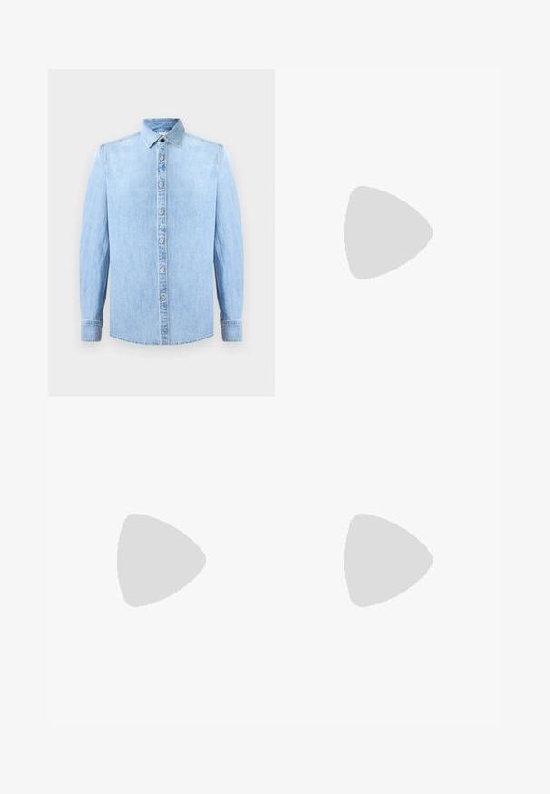 Světle modrá denimová košile s dlouhými rukávy, zapínáním na knoflíky a klasickým límcem. Má hladkou texturu a prošívané detaily.; Olive zelené kalhoty vyrobené z hladké tkaniny, s knoflíkovým zapínáním, poutky na opasek a rovný střih. Bez viditelných vzorů nebo akcentů.; Reebok tenisky v béžovém semiši s černými detaily. Disponují gumovou podrážkou, tradičním šněrováním a polstrovaným límcem pro větší pohodlí.; Šedý semišový ledvinka s kulatým tvarem, dvěma zipovými přihrádkami a nastavitelným popruhem. Obsahuje kovové akcenty.