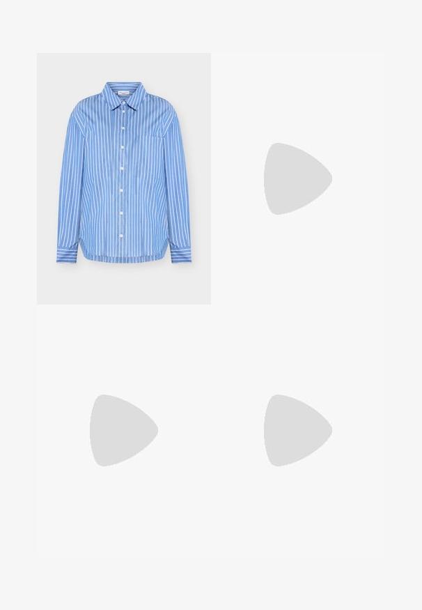 Top corto a maniche corte verde oliva realizzato in tessuto liscio, con scollatura a V, vestibilità ampia e dettaglio regolabile con un nodo all'orlo.; Camicia azzurro chiaro con bottoni, righe verticali bianche, colletto appuntito, maniche lunghe e tasca sul petto sinistro.; Jeans a gamba larga in denim scuro con vita alta, caratterizzati da cuciture arancioni e un bottone metallico a forma di cuore. Design con cinque tasche.; Sneaker bianca in pelle con finitura liscia, dettagli in suede beige, punta rotonda, design con stringhe piatte e suola in gomma testurizzata.