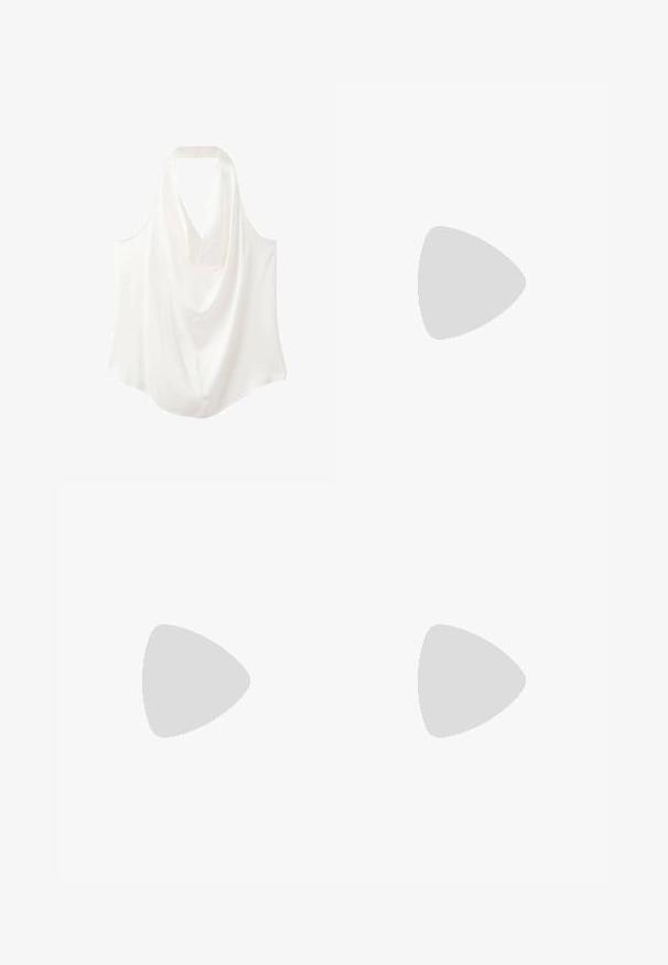 Blusa bianca senza maniche con scollo drappeggiato, realizzata in tessuto morbido, caratterizzata da un design fluido e una linea dell'orlo curva.; b.young BYRIZETTA - Shorts - off white; Scarpa con tacco alto grigia chiara, con punta appuntita, apertura sulla parte superiore, cinturino alla caviglia e decorazione con catena dorata. Texture in pelle liscia.; Borsa in pelle beige con una forma unica, caratterizzata da due manici corti e una lunga tracolla regolabile. Texture liscia con hardware minimale.