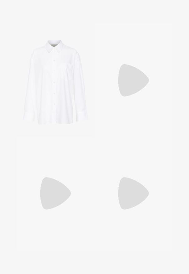 Hvid langærmet skjorte med krave lavet af bomuld. Har en knaplukning fortil og en enkelt brystlomme. Glat tekstur, afslappet pasform.; Blomstrete maxi nederdel i krøllet gul stof, med grønne og blå blomster mønstre, en høj talje og lagdelte volanger for volumen.; Sort læderslyngeback sko med spids tå, der har en vævet detalje og en plisseret overdel. Flad sål med minimal hardware.; Sort læder tote bag med et firkantet håndtag, der har en tekstureret overflade og prægede logo. Indeholder en aftagelig rem.