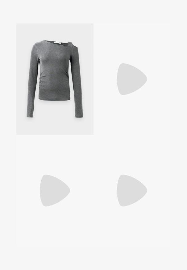 Haut noir à manches courtes avec un col rond et des détails aux épaules, posé à plat sur un fond blanc.; T-shirt à manches longues gris en tissu doux, avec un décolleté bateau et une découpe sur une épaule, présentant un léger plissé sur les côtés.; Pantalons larges noirs avec une taille haute, dotés de grandes poches latérales, de deux boutons à l'avant et d'un détail en boucle. Fabriqués en tissu résistant.; Paul Smith TOPANGA - Ballerines - black