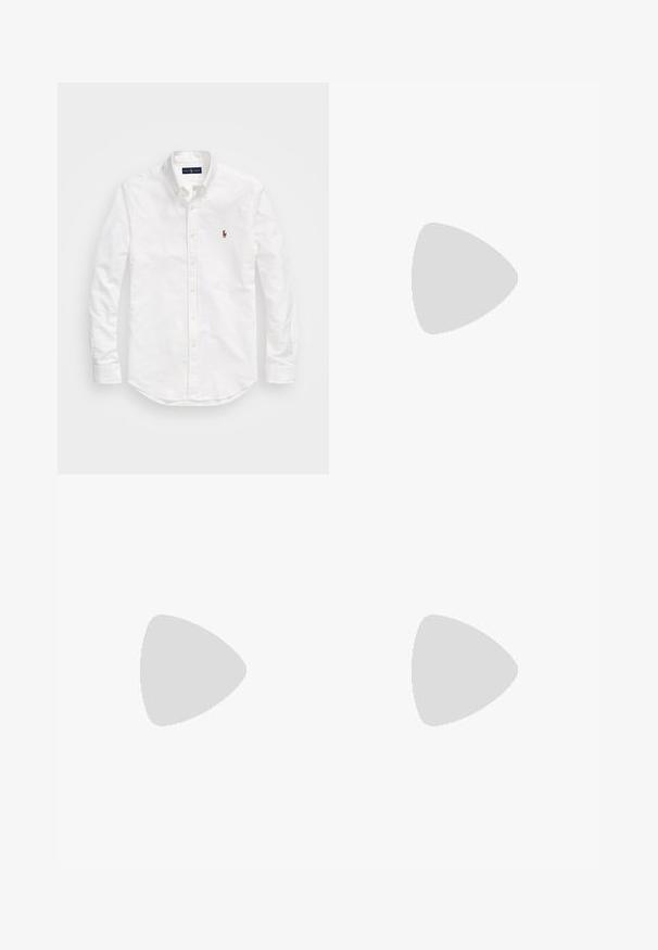 Beige pamut póló rövid ujjakkal, kerek nyakkivágással és egy kicsi fehér nyomtatott logóval a mellkas felső részén.; Fehér, pamut anyagból készült, gombos ing, hosszú ujjakkal, ívelt alsó résszel és egy kis hímzett logóval a mellkason.; Világoskék, slim fit farmernadrág enyhe kopással a combokon, elöl gombos záródással, övbujtatókkal és öt zsebbel, fehér háttérrel.; Szürke sportcipő velúr és textil felsőrésszel, fehér Nike pipa logóval és fehér fűzőkkel. Jellemzője egy texturált gumi talp és párnázott bokarész.