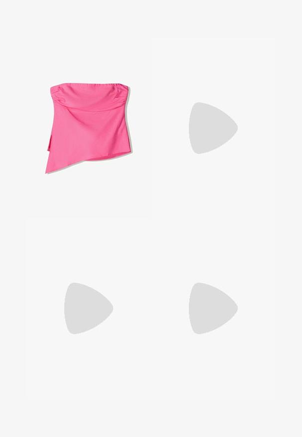 Bershka Top - pink; Han Kjøbenhavn TRACK TROUSERS - Pantaloni - black; Nike Sportswear DUNK NEXT NATURE - Sneakers basse - white/elemental pink; Becksöndergaard NASSILIA SCARF - Foulard - pink nectar; Giacca bomber foderata a fiori in verde, rosa e beige; abbinata a una borsa lucida rosa con catena e hardware logo.