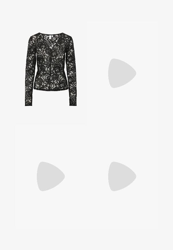 Free People SARA  - Top - black combo; Schwarze Langarm-Spitzenbluse mit Blumenmuster, durchscheinendem Stoff und rundem Ausschnitt, mit einem vorderen Haken- und Ösenverschluss.; Roter, rüschiger Rock mit schwarzen Punkten, aus leichtem Stoff gefertigt. Verfügt über einen taillierten Bund und ein mehrlagiges Design.; Schwarzer spitzer Schuh mit einem Mesh-Panel-Design, ausgestattet mit einem niedrigen Absatz und einer Schnürung vorne. Hergestellt aus einer Kombination von Leder und Mesh-Material.