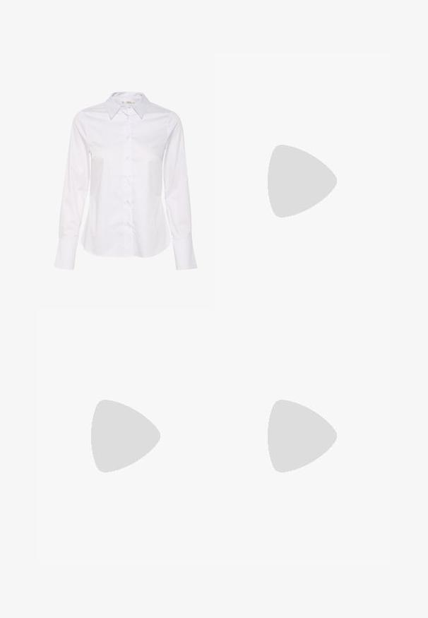 Hvid langærmet skjorte med klassisk krave, knaplukning foran og lige kant. Fremstillet af glat stof med et ensfarvet design.; Marineblå skræddersyede bukser med to frontlommer, plisseret design og en glat tekstur, der har lige ben og ingen synlige lukninger.; Stradivarius BLOCK - Støvletter - dark red; Sorte solbriller med en strømlinet rektangulær ramme og en guld logoaccent på siden. Mørke linser og blank overflade er fremtrædende.