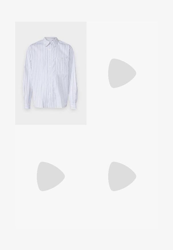 Polo bleu clair en coton, avec un col classique, une patte de boutonnage à deux boutons, et un petit logo brodé sur la poitrine.; Chemise blanche à boutons avec des rayures verticales bleu marine, manches longues, une poche poitrine et un col classique. Tissu lisse avec une coupe décontractée.; Jean flare en denim noir avec un effet délavé, cinq poches et des coutures contrastées, présentant une ouverture de jambe légèrement large.; Baskets de sport gris clair avec une tige en mesh et en daim. Présente une semelle rembourrée, des superpositions prononcées et un design structuré.; Lunettes de soleil en plastique noir avec des verres vert foncé. La monture carrée présente des accents argentés et un logo en relief sur la branche.