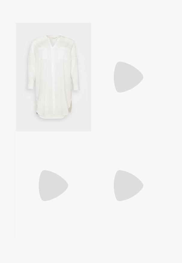 ONLY Carmakoma CARAPELDOORN SOLID V NECK SHIRT - Palaidinė - cloud dancer; Aukštai taliją paveikslai, lieknos silueto džinsai tamsiai mėlynos džinsinio audinio. Yra penki kišenės, diržo kilpos ir sagų uždarymas su subtiliomis išblukimo detalėmis ant kojų.; Bežiniai zomšiniai Mary Jane balerinos su smailiu pirštu ir viena reguliuojama juosta su sidabriniu užsegimu. Juoda plokščia padas.; Vėžlio kiauto saulės akiniai su stačiakampiais rudi objektyvais, storu rėmu ir siaurais rankenėlėmis, dekoruotomis skirtingų atspalvių ruda spalva.