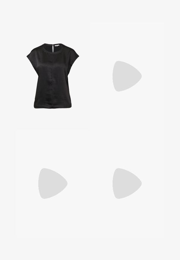 Haut noir à manches courtes avec un col rond, en tissu texturé, et un détail de dos en trou de serrure. Présente un ourlet droit et des coutures minimales.; Pantalon culotte noir en polyester avec une taille élastique, deux plis avant et une silhouette ample. Pas de motifs visibles ni de détails matériels.; Sandales à talons vernies noires avec un bout carré, des sangles autour de la cheville et des boucles en argent. Dotées d'un talon bloc épais pour plus de stabilité.; Sac fourre-tout en cuir noir avec une texture lisse, de forme rectangulaire et deux longues poignées. Pas de matériel ou d'ornementations visibles.