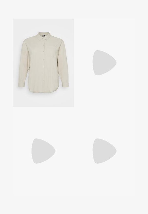 Chemise à manches longues beige clair en tissu doux, avec un devant à boutons, un col classique et une poche poitrine unique. Texture lisse.; Pantalon culotte noir en polyester avec une taille élastique, deux plis avant et une silhouette ample. Pas de motifs visibles ni de détails matériels.; Escarpins en cuir verni noir avec bout pointu et talon bloc géométrique. Présente un design élégant et minimaliste ainsi qu'une texture lisse.; Sac fourre-tout en cuir noir avec une texture lisse, de forme rectangulaire et deux longues poignées. Pas de matériel ou d'ornementations visibles.