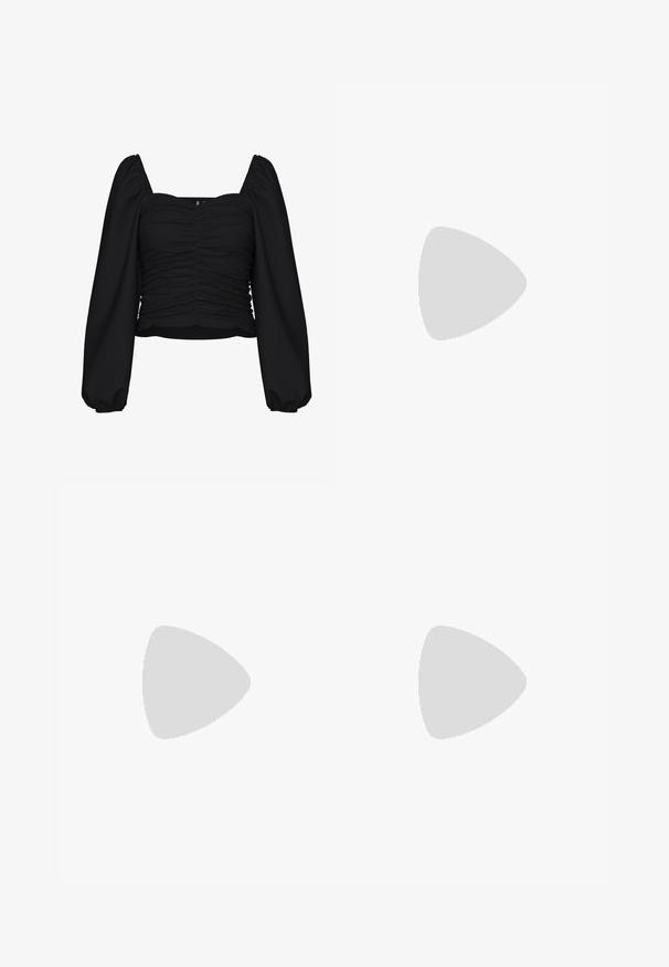 Blusa nera cropped realizzata in tessuto testurizzato, caratterizzata da scollatura quadrata, corpo arricciato e lunghe maniche a palloncino con polsini elastici.; Pantaloni in denim a gamba larga con una sfumatura che va dal blu chiaro al blu scuro, vita alta, passanti per cintura e una cintura in tessuto coordinato. Finitura in denim strutturato.; Tacchi a piattaforma neri con punta appuntita e cinturino regolabile alla caviglia. Realizzati in pelle liscia, presentano un tacco a blocco spesso.; Borsa a tracolla nera in pelle con una forma curva, manico rimovibile e accessori dorati. La borsa presenta una patta con un dettaglio a fibbia.