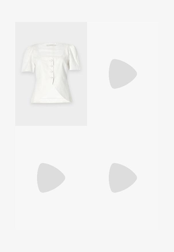 Blusa bianca in lino con maniche a sbuffo corte, scollo quadrato e cinque bottoni frontali. Presenta un pannello frontale drappeggiato di traverso.; Leggings a vita alta con un corpo blu navy e pannelli laterali bianchi. Realizzati in un tessuto elasticizzato con una texture liscia, adatti per l'abbigliamento sportivo.; Zoccoli in suede di un verde oliva chiaro con una soletta in sughero e gomma sagomata. Presentano una cinghia laterale con fibbia metallica e una punta arrotondata.; Occhiali da sole ovali color oro con lenti scure, caratterizzati da un design elegante, aste sottili e un accento nero all'asta. Modello numero L37.; Borsa a rete verde con design di palme in verde scuro; presenta due manici e una tracolla staccabile in pelle marrone.