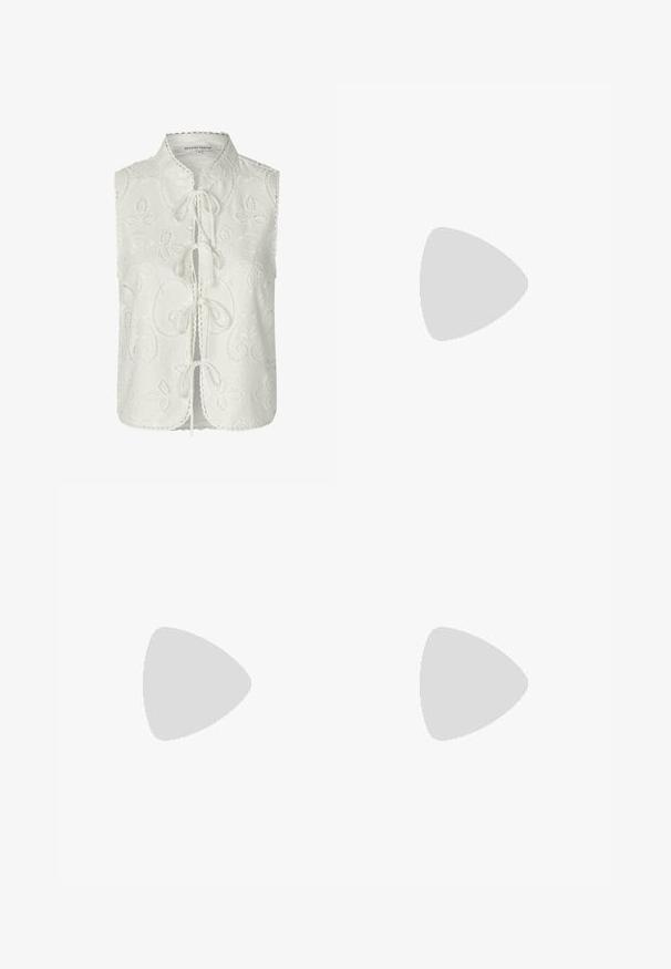 Weiße ärmellose Bluse mit floraler Stickerei, runden Ausschnitt und Schleifen vorne. Mit gewelltem Saum und detaillierten Nähten akzentuiert.; Weiße Leinenhose mit einem elastischen Bund, verziert mit aufwendigen Blumen- und Wirbelstickereien im unteren Bereich. Weit geschnitten.; Weiße Leder-Sandale mit zwei überlappenden Riemen, flacher brauner Sohle und minimalistischen Design. Glatte Textur mit einfacher Ästhetik.; Ovale Sonnenbrillen mit einem goldenen Metallrahmen und grauen Gläsern. Mit schwarzen Acetatbügeln, goldenen Akzenten und Logo-Details an den Seiten.