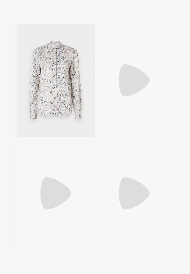 Långärmad skjorta i ljus krämfärgad tyg med ett blått blommönster och mörka detaljer samt en spetsig krage. Knappframside-design.; Mörkblå utsvängda jeans i denim. Har hög midja, framfickor och slitsdetaljer vid fållen. Klassisk femficksdesign.; Svart läderballerinaskor med rund tå, slät yta, minimala söm detaljer och en flexibel sula.; Brun texturerad läder crossbody-väska med guldkedja och klaffstängning. Framsidan har logotypdetalj och en ficka under klaffen.