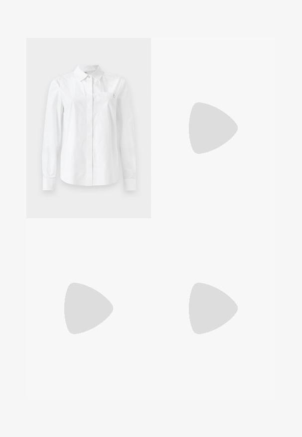 Camicia bianca a maniche lunghe realizzata in cotone liscio, con colletto classico, chiusura frontale con bottoni e taschino sul petto con dettaglio del logo.; Jeans svasati di un blu chiaro, realizzati in denim, con vita alta, cinque tasche e chiusura a un bottone. Morbido al tatto con una finitura scolorita.; Stivali neri alla caviglia in pelle liscia, con zip laterale, tacco spesso e texture, e punta arrotondata.; Occhiali da sole ottagonali con una combinazione di colori marrone e nero, lenti sfumate e un accento con il logo sul lato. Realizzati in materiale plastico.