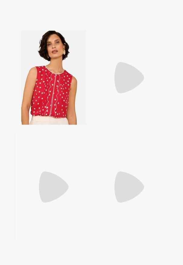 Top sin mangas rojo con lunares blancos, detalle frontal ondulado y ribete en contraste. Tejido ligero, corte relajado.; Falda negra, de largo hasta la rodilla, hecha de una tela ligera con un diseño fluido. Presenta una textura suave y pliegues sutiles como detalle adicional.; Zapatillas de ante azul claro con rayas de cuero blanco, suela texturizada marrón y detalle de logotipo dorado. Diseño de perfil bajo con puntera redondeada.; Bolso de mano de piel sintética negra con textura acolchada, forma curvada, correa de cadena de plata y un pequeño logotipo en la parte frontal.; Reloj de pulsera rectangular de tono dorado con esfera blanca, marcadores de horas de tono plateado y una duradera pulsera de metal. Incluye función de resistencia al agua.