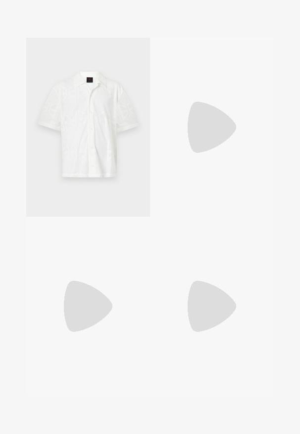 Chemise blanche à manches courtes avec un motif géométrique subtil, fabriquée dans un tissu léger, dotée d'un col standard et de boutons à l'avant.; Débardeur en coton blanc avec un col rond, de larges bretelles et un ourlet droit, présentant une texture lisse et sans motifs visibles.; Shorts en denim bleu clair avec un délavage. Comprend une taille avec bouton, des passants de ceinture et deux poches avant.; Chaussures en cuir bourgogne avec semelles en caoutchouc marron, bout rond, couture blanche et œillets dorés. L'intérieur présente une doublure jaune.