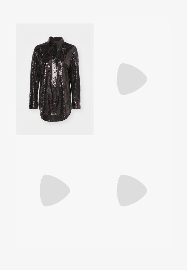 Schwarzes, paillettenbesetztes Hemd mit langen Ärmeln, einem Button-Down-Kragen und einem dezenten Glanz, mit geradem Saum und einer Brusttasche.; Schwarze, taillierte Hose mit geradem Bein, aus einem glatten Stoff und mit klaren Falten an der Vorderseite. Keine sichtbare Hardware.; Schwarzer Leder-Slingback-High-Heel-Schuh mit spitzem Zeh, glatter Textur und schmalem Knöchelriemen, der mit goldenen Hardware-Akzenten verziert ist.; Schwarze Lederhandtasche mit einem strukturierten Design, das eine verkürzte Form, einen oberen Griff und goldfarbene Hardware-Details aufweist. Verstellbarer Schulterriemen ist enthalten.