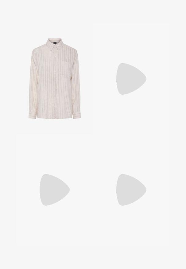 Lichtbeige knoopshirt met verticale donkere strepen, lange mouwen, een kraag en een borstzak. Gemaakt van een gestructureerde stof.; Zwarte wijde broek gemaakt van soepel, glanzend materiaal met een elastische tailleband en zonder zichtbare zakken of hardware-details.; Hoge zwarte canvas sneaker met witte oogjes, veters en rubberen zool. Beschikt over een gestructureerde neuskap en zwart-witte streepaccenten.; Zwarte rechthoekige zonnebril met donkere lenzen en dikke matte monturen. De zijstukken zijn licht taps toelopend met een gladde textuur.