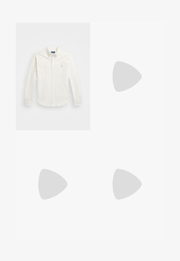 Biela košeľa s dlhým rukávom a zapínaním na gombíky z bavlny, s špicatým golierom a malým vyšívaným logom na ľavej hrudi. Hladká textura.; Čierne pánske oversized tričko s tmavosivým textom "ALLSAINTS" cez hruď a menšími písmenami "LONDON" pod ním.; Svetlo modré úzke džínsy s miernym prehrdzavením na stehnách, predným gombíkovým zapínaním, pútkami na opasok a štýlom s piatimi vreckami na bielom pozadí.; Sivé športové tenisky s vrchom z semišu a textilu, bielym logom Nike a bielymi šnúrkami. Majú štruktúrovanú gumenú podrážku a polstrovaný golier.