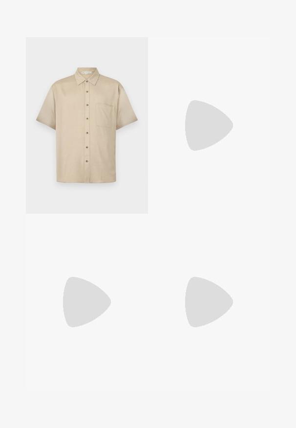 Korte mouwen, lichtbeige shirt gemaakt van zachte stof, met een kraag, sluiting met knopen aan de voorkant en een enkele borstzak.; Filippa K TERRY CROPPED TROUSERS - Broek - sage melange; Witte leren sneaker met een gladde oppervlakte, ronde neus en minimalistisch ontwerp. Heeft beige accenten op de hiel en een rubberen zool.; Zwarte ronde zonnebril met donkere lenzen en slanke metalen armen. Inclusief heldere tempelpunten en zilveren accenten bij de scharnier. Minimalistisch ontwerp.