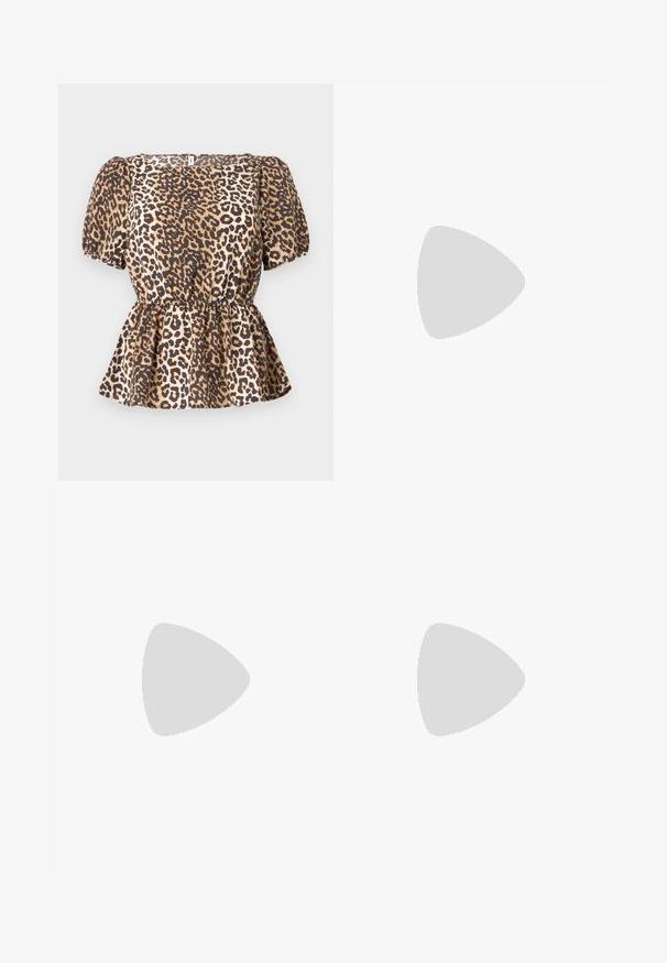 Top con stampa leopardata, maniche a palloncino corte, vita aderente e orlo svasato. Realizzato in tessuto morbido nei toni del marrone e del beige.; Gonna plissettata a quadri marrone e bianco con un design strutturato e una texture netta, caratterizzata da una vita alta e molteplici pieghe verticali.; Ballerine in pelle nera con punta affusolata, laccio alla caviglia e suola piatta, caratterizzate da una texture liscia e un design minimalista.; Borsa a tracolla in ecopelle nera con texture a coccodrillo, apertura cinchata e tracolla arricciata. Si presenta con un design morbido e compatto.