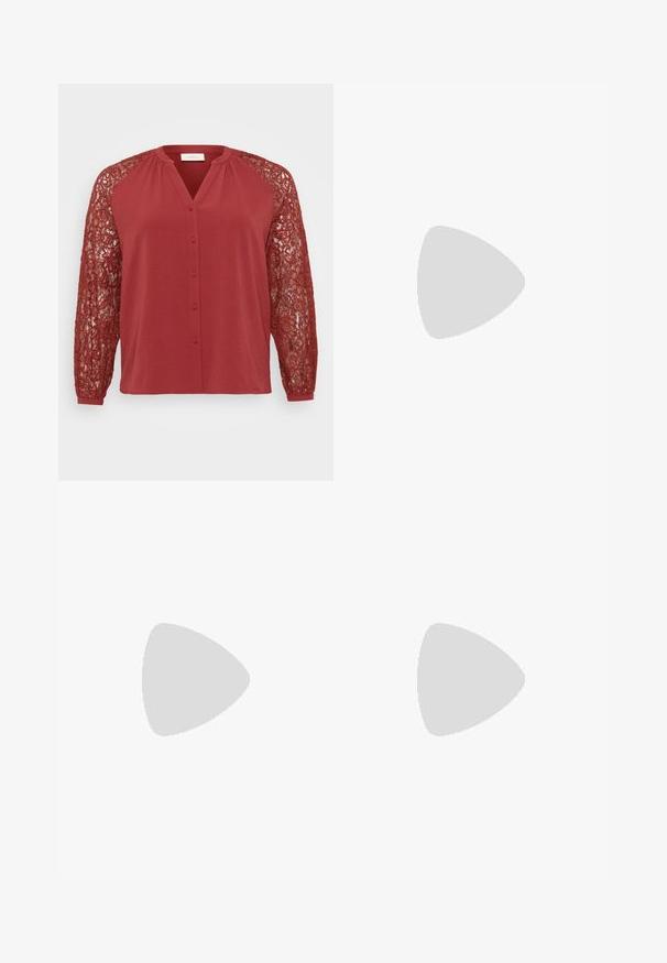 Blouse rouge avec un plastron de boutons sur le devant, dotée de longues manches en dentelle. Le matériau est texturé, avec des motifs en dentelle élaborés sur les manches.; Jean en denim à jambes larges de couleur bleu profond, avec un détail de couture à l'avant, une fermeture à boutons et un design classique à cinq poches.; Sandales à talons vernies noires avec un bout carré, des sangles autour de la cheville et des boucles en argent. Dotées d'un talon bloc épais pour plus de stabilité.; Boucles d'oreilles en argent, avec une finition lisse et polie. Forme ronde, design léger, avec un mécanisme de fermeture sécurisé.