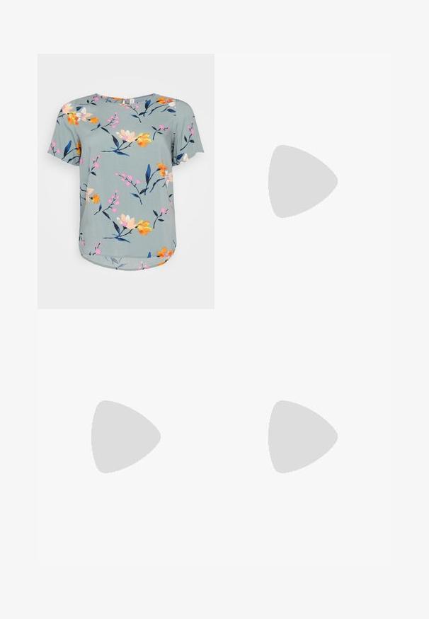Blusa floreale in tessuto morbido con uno sfondo azzurro chiaro. Presenta fiori vivaci nei toni di rosa, arancione e giallo. Maniche corte, scollatura rotonda.; Jeans svasati blu scuro realizzati in denim, caratterizzati da una vita alta, cinque tasche e cuciture a contrasto lungo le cuciture. Texture liscia.; Sneakers Nike beige con dettagli marroni, superiore in suede e tessuto, punta rotonda, suola piatta in gomma e chiusura con lacci.; Occhiali da sole tartarugati con lenti rettangolari marroni, una montatura spessa e stanghette sottili con un motivo di diverse tonalità di marrone.