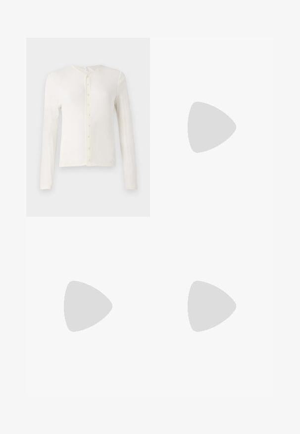 Chemise ivoire à manches longues avec un col en V, dotée d'une fermeture à boutons sur le devant et d'une texture douce et lisse. Design simple, sans motifs ni accents.; Jean droit en denim bleu clair. Comprend cinq poches, une fermeture à bouton en métal et un léger délavage pour la texture.; Sandale à talon noir avec un design de brides tressées, bout carré et bride de cheville réglable. Semelle intérieure beige claire avec un talon noir brillant.; Sac à main en cuir blanc avec une forme courbée, arborant un logo "CK" embossé à l'avant et une seule bandoulière. Fermeture à glissière en haut.