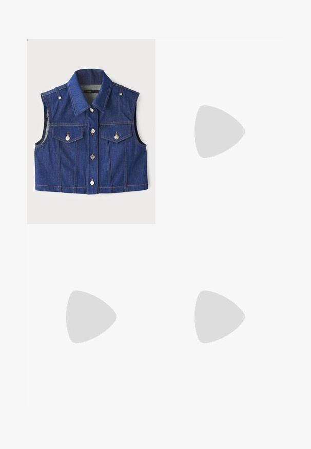 Gilet senza maniche in denim blu con colletto a punta, bottoni a pressione in metallo, doppie tasche sul petto e cuciture arancioni a contrasto.; Pantaloni neri svasati con una texture liscia, vita sagomata e tasche frontali, progettati con un profilo elegante e moderno.; Sandal nero con tacco a spillo, straps incrociati e fibbia regolabile. Presenta una texture liscia e un tacco affusolato.; Borsa a tracolla nera in pelle con due tasche frontali, fibbie dorate, chiusura con zip e una tracolla sottile. Superficie texturizzata e forma rettangolare compatta.