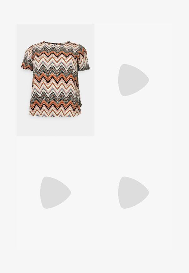 T-shirt à manches courtes avec un motif zigzag multicolore dans des tons terreux d'orange, de noir et de crème. Tissu léger avec une coupe décontractée.; Top court côtelé vert avec de fines bretelles, doté un ourlet festonné et d'un tissu texturé. Aucun matériel ou motif proéminent.; Shorts en denim beige avec taille haute, cinq poches, fermeture à bouton et coutures contrastées, avec une texture légèrement décolorée.; Baskets beiges et blanches avec une finition en cuir lisse et en daim, présentant une languette rembourrée, un laçage à l'avant et une unité de coussin d'air visible.
