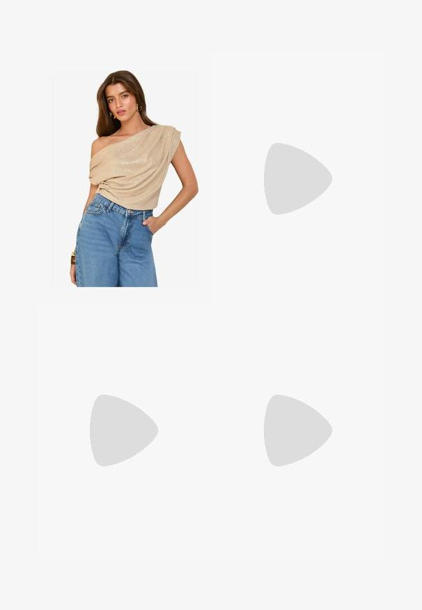 Beige, schulterfreies Oberteil mit drapiertem Stoff und leichtem Schimmer; kombiniert mit hochtaillierten, hellblauen Jeans. Weiche Textur, lässige Passform.; Next Jeans Shorts - khaki green; Schwarze Wildleder-Sneaker mit einem weißen Seitenstreifen, Schnürdesign und Gummilaufsohle. Goldenes Logo-Detail an der Seite.; Schildpatt-Brillengestell mit ovalen Fassungen, klaren Gläsern und goldenen Akzenten. Verfügt über geschwungene Bügel und eine glatte, glänzende Oberfläche.