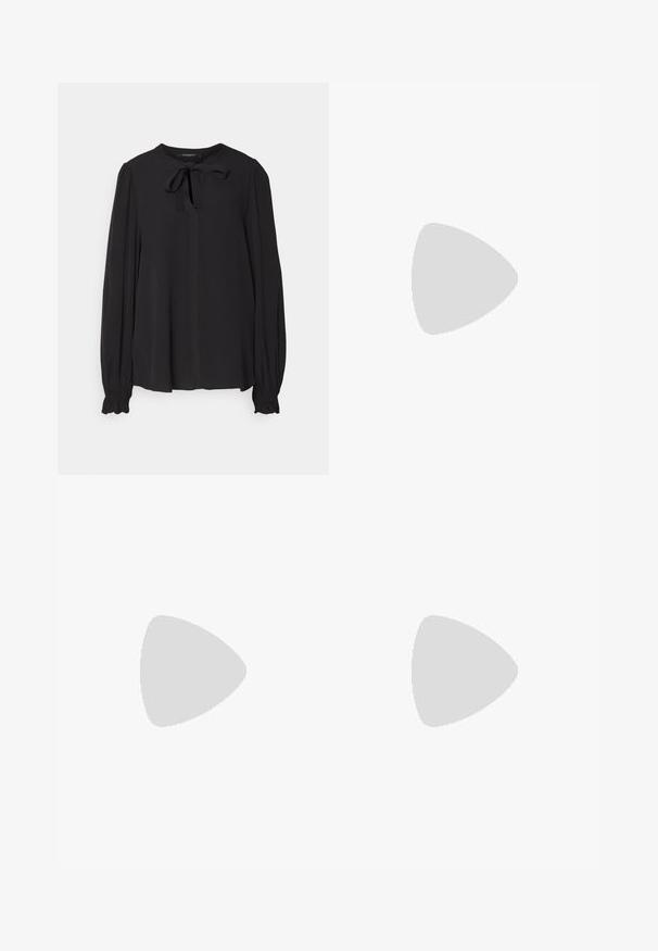 Blouse noire en tissu léger avec un devant boutonné, des manches longues à poignets froncés et un détail à nouer au col.; Pantalon noir ajusté avec une coupe droite, présentant une texture lisse et des plis nets sur le devant. Aucune quincaillerie visible.; Slingback noir à bout pointu avec un petit talon, en cuir lisse et doté d'un design découpé sur le côté pour plus de respirabilité.; Sac à épaule en cuir noir au toucher doux, de forme triangulaire et avec une bandoulière réglable, associé à une chemise à rayures bleu clair et à un pantalon blanc.