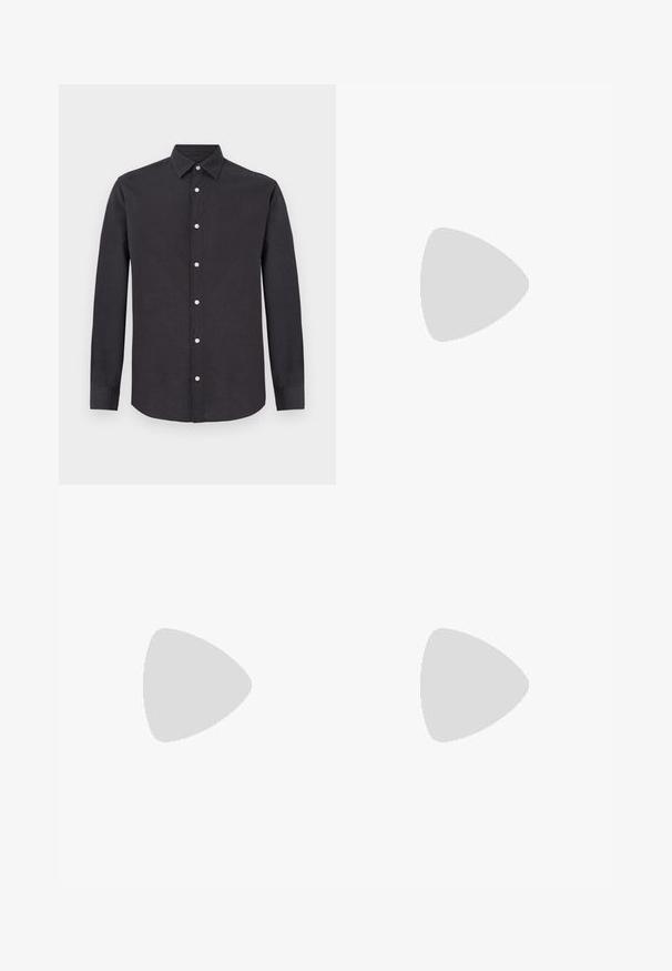 Zwarte langemouwen overhemden met knopen, gemaakt van een gladde stof met een puntkraag en zilveren knopen, met een rechte zoom en een getailleerde pasvorm.; Twee crew-neck t-shirts in zwart en olijfgroen, gemaakt van zachte katoen. Het ontwerp is eenvoudig met korte mouwen en een rechte snit.; Zwarte sportbroeken van textuurstof, met een verstelbare tailleband, een ritssluiting opzij en tapered boorden.; Witte leren sneakers met een dikke roomkleurige zool, marineblauwe hielaccent en zijlogo. Gladde textuur, minimalistisch ontwerp, voorzien van vetersluiting.