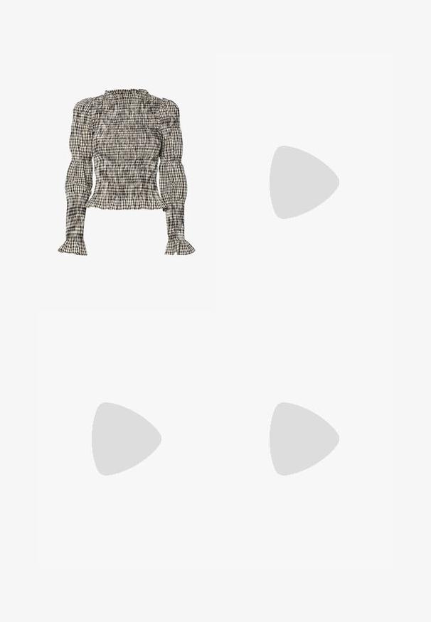 Smocked bluse med rutete mønster i svart, hvit og beige. Volangkant ved hals og ermer, lange ermer, kort passform.; Sorte joggebukser laget av en bomullsblanding, med strikk i midjen, rette ben, og en hvit Nike-logo på venstre side.; Svarte skinn snøresko med tykk såle og gule sømmer, hengende mot en gul sirkulær bakgrunn.; Svart stoff håndveske med to frontlommer med sløyfe detaljer, doble håndtak og glidelås. Myk tekstur og rektangulær form.