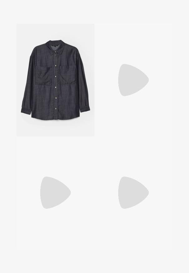 Camicia button-up blu scuro realizzata in un tessuto texturizzato. Presenta maniche lunghe, un colletto e due tasche frontali con bottoni visibili.; Jeans in denim blu a gamba larga con vita alta, dotati di chiusura a bottone, passanti per cintura e dettagli di cucitura sottili lungo le tasche e i orli.; Sneaker bianca con una punta in suede testurizzato, parte superiore in mesh liscia, lacci decorativi e un accento sul tallone in gomma nera.; Borsa in pelle marrone con chiusura a patta, accessori in metallo dorato e una tracolla regolabile. Presenta una texture liscia e una forma rettangolare elegante.