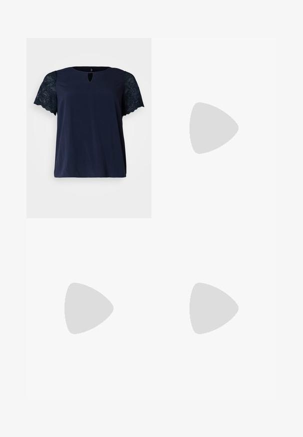 Vero Moda Curve VMCRUSK V NECK  - Potiskana majica - navy; Črne hlače iz lahkega materiala z elastičnim pasom in vrvico. Imajo dva stranska žepa in zasnovo ožjih nog.; Črne usnjene platforme z debelim blokastim petam, okroglo konico in klasičnim vezanjem. Imajo gladko teksturo in minimalne podrobnosti.; Par UV lesnikih očal s svetlo modrimi prozornimi okvirji in temno sivimi lečami, ki imajo ravne ročke in minimalne detajle opreme.