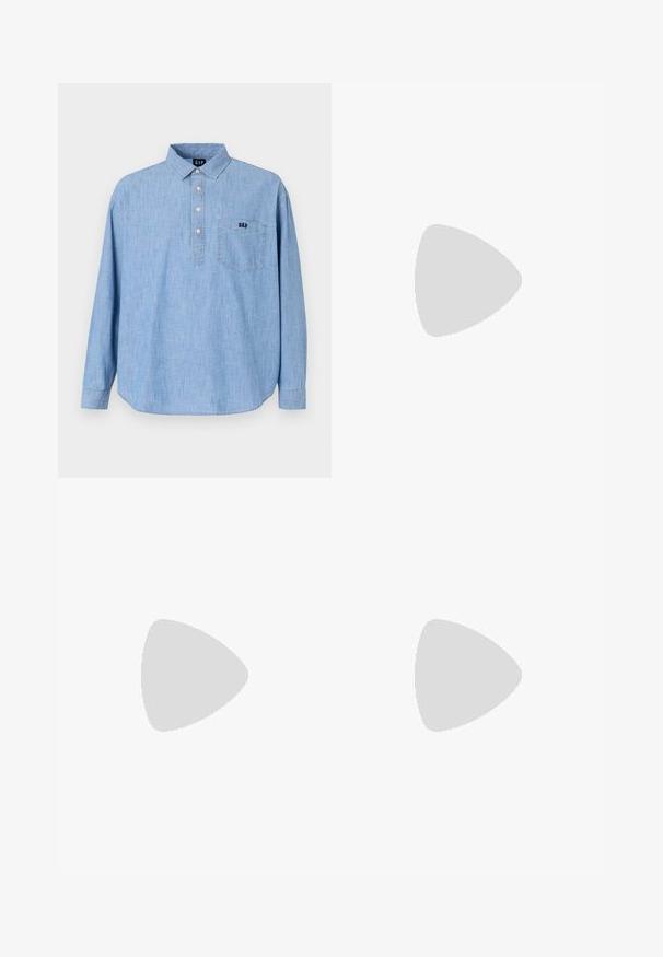 Cămașă din chambray albastru deschis cu guler, placket cu nasturi și un buzunar pe piept cu logo brodat. Mâneci lungi cu manșete cu nasturi.; Top din bumbac alb, cu decolteu rotund, bretele late și margine dreaptă, având o textură fină și fără modele vizibile.; Jeans din denim albastru deschis cu un design drept, având patru buzunare, fermoar și detalii de cusătură aurie.; Pantofi din piele burgundă cu talpă din cauciuc brun, vârf rotund, cusături albe și gauri aurii pentru șireturi. Interiorul are un căptușeală galbenă.