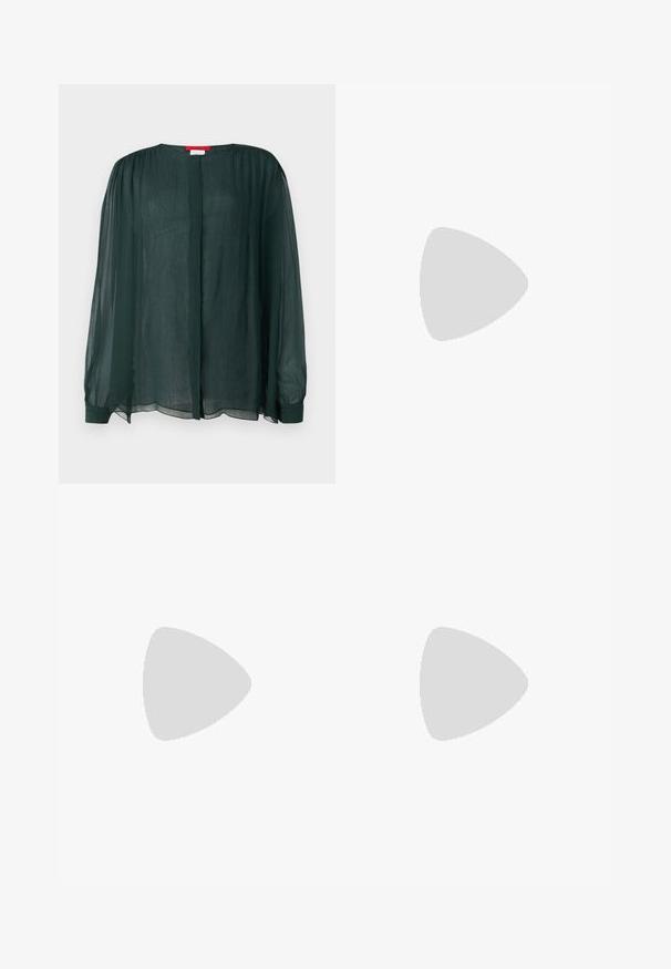 MAX&Co. SIGARO - Blouse - dunkelgruen; Black wide-leg trousers with a smooth texture, featuring a high waistband and center pleats. No visible patterns or hardware details.; Black leather sandals with gold buckle accents, featuring multiple straps and a flat sole design for open-toe wear.; Black leather handbag with a structured rectangular shape. Features a golden oval clasp and a thin shoulder strap. Smooth texture.