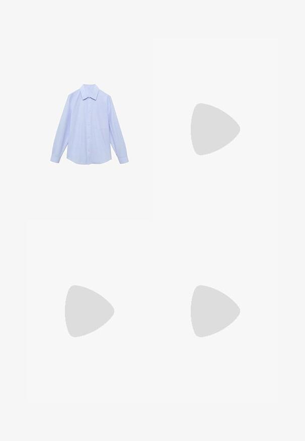 Lichtblauwe langearmige button-up shirt met witte verticale strepen, voorzien van een klassieke kraag en een enkele borstzak.; Beige broek met een rechte snit, voorzien van een enkele zwarte knoop, riemlussen en zijzakken. Glad stoffen textuur en een minimalistisch ontwerp.; Bruine suède instappers met een laag profiel, ronde neus en een crèmekleurige rubberen zool. Minimale stiksels en een gladde textuur.; Zwarte rechthoekige zonnebril met matte afwerking, donkere lenzen en zilveren accenten op de slapen. Heeft een dik frameontwerp en een gladde textuur.