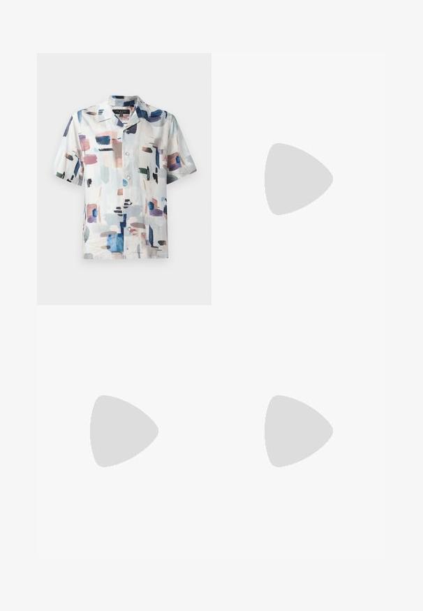 Chemise à manches courtes en tissu léger, arborant un motif abstrait dans des teintes pastel et bleu foncé sur fond blanc.; Jean en denim noir avec une coupe droite. Présente des zones décolorées, un léger effet usé, un design classique à cinq poches et une fermeture à bouton.; Baskets en cuir blanc avec une finition lisse, bout arrondi, lacets plats et semelle texturée. Présente un logo discret sur le talon.; Lunettes de soleil noires rondes avec verres sombres et branches en métal fines. Comprend des embouts transparents et des accents argentés au niveau de la charnière. Design minimaliste.