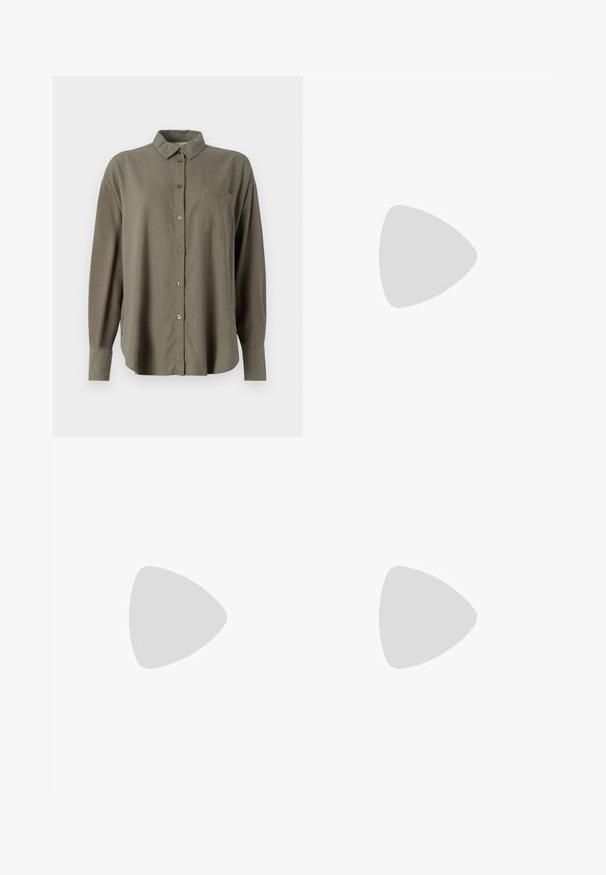 Camisa de mangas longas verde-azeitona feita de tecido suave. Apresenta um fecho de botões à frente, colarinho e um único bolso no peito. Design de corte reto.; Jeans pretos em corte flared feitos de denim. Apresentam um fecho de botão, cinco bolsos e uma textura suave. A perna flared começa abaixo do joelho.; Ténis de lona azul claro com uma biqueira e sola de borracha creme, apresentando atacadores brancos e uma alça na parte de trás.; Bolsa tote preta em couro com textura lisa, forma retangular e duas alças longas. Sem hardware ou enfeites visíveis.