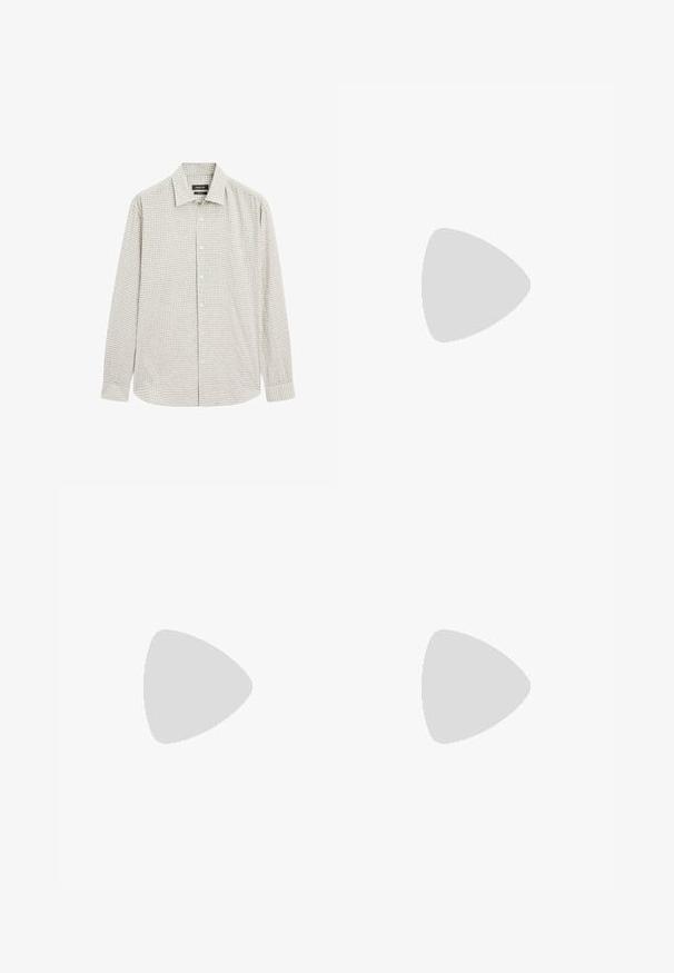 Camicia abbottonata in un leggero motivo a quadretti verdi, realizzata in misto cotone. Presenta un colletto classico e maniche lunghe, con un orlo dritto.; Pantaloni neri a gamba larga con frontale plissettato, tasche laterali e una texture di tessuto liscia. Progettati per un fit comodo.; Scarpa in pelle nera con finitura testurizzata, punta arrotondata e un piccolo fiocco decorativo sulla parte superiore. Presenta un tacco basso e robusto.; Occhiali da sole in plastica nera con lenti verdi, montatura quadrata, dettaglio argento sulla parte superiore e steli con texture. Marchio indicato sulla parte interna dello stelo.