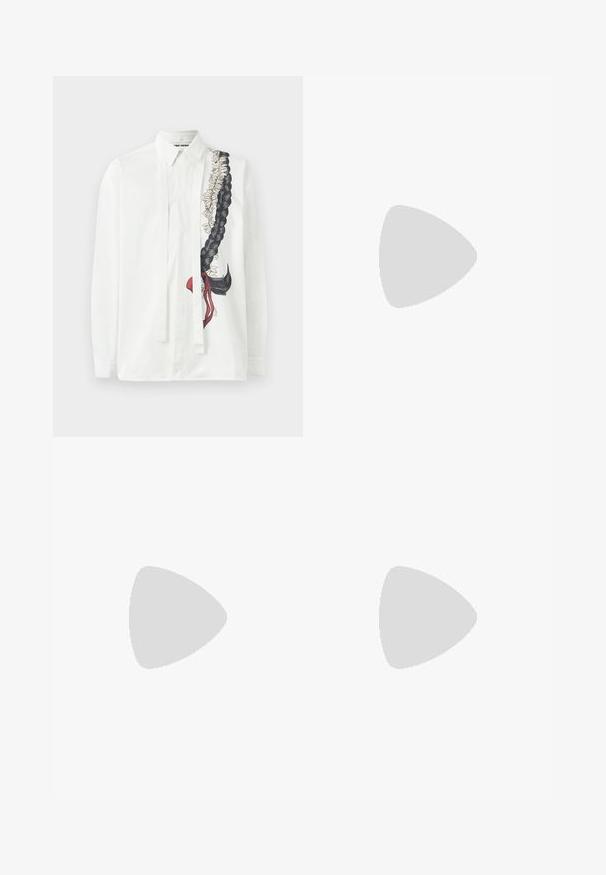 Balta ilgomis rankovėmis marškiniai su juoda pintine ir gėlių raštu silpnose tonos, su plonomis juostelėmis palei priekinius sagų. ; Juodas medvilninis marškinėliai su trumpomis rankovėmis, apvaliu kaklu, šviesiai rudos spalvos siūlėmis ant pečių ir ARMANI EXCHANGE logotipu viduryje.; Juodos sportinės kelnės, pagamintos iš sklandžių ir tekstūruotų audinių, su elastinga juosmens juosta ir raišteliu, bei siaurėjančiomis rankovėmis.; Juodų suede sportbačių su balta gumine padu, su toniniais siuvinėjimais ir raištelių užsegimu. Sklandus paviršius su šiuolaikine, laiko forma.